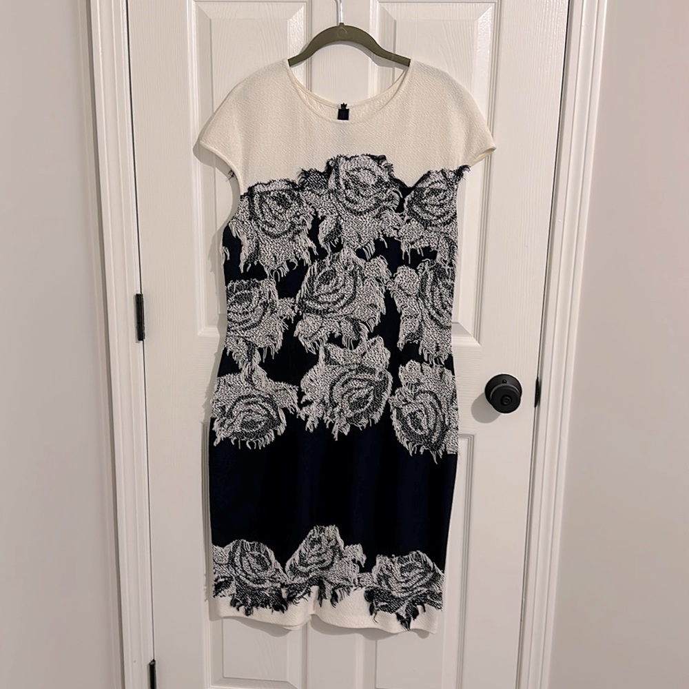 St John cap sleeve dress navy and cream.